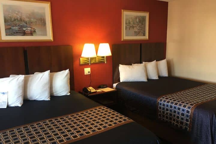 Room 11 of 36