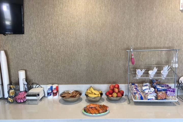 Breakfast/Coffee Service 19 of 36